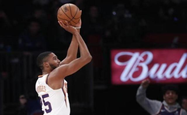 b体育官网-布里奇斯生涯新高全队失误仅3次 太阳再登西部第1