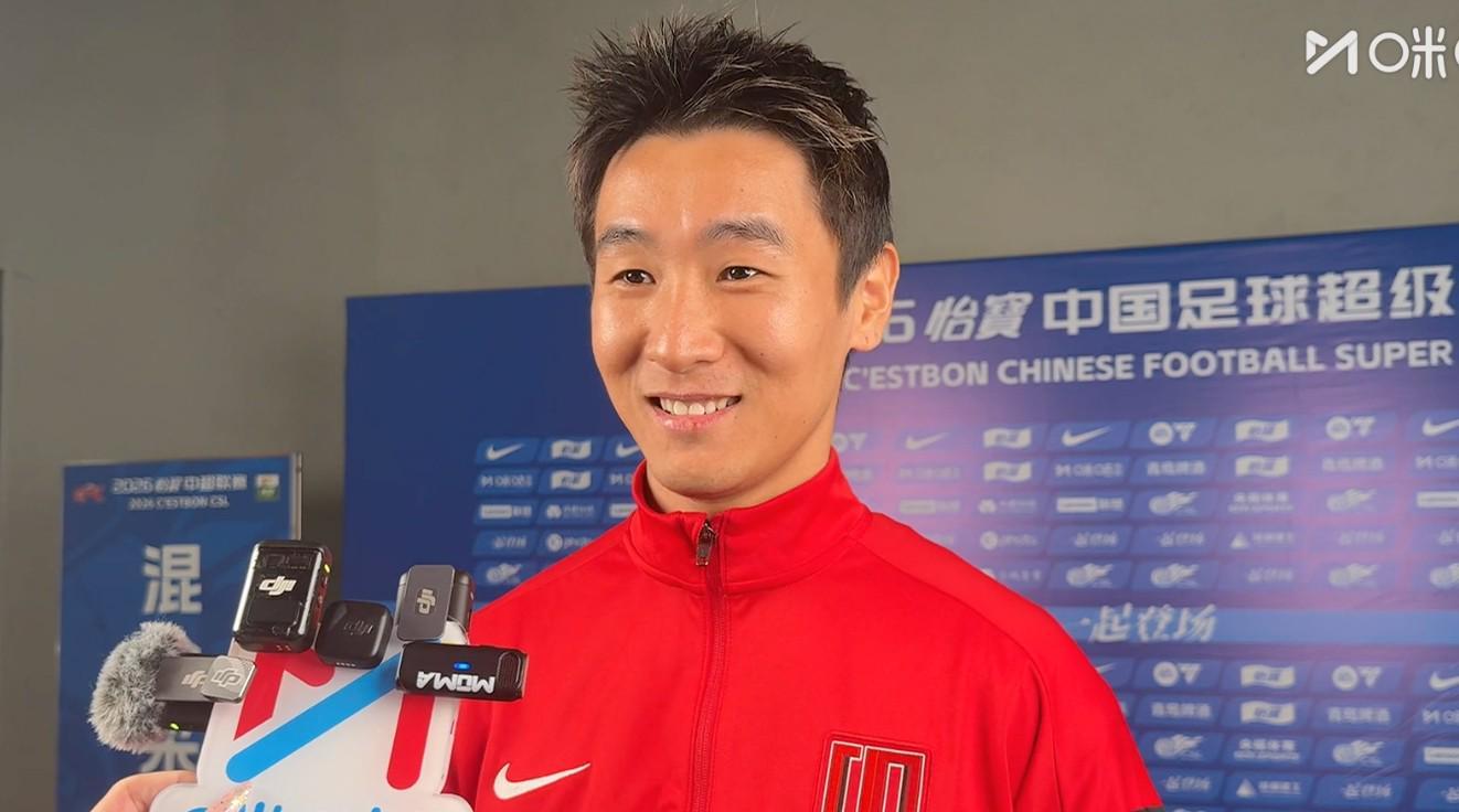 bsports-韦世豪：腰被撞了一下没事，希望球队一直赢下去