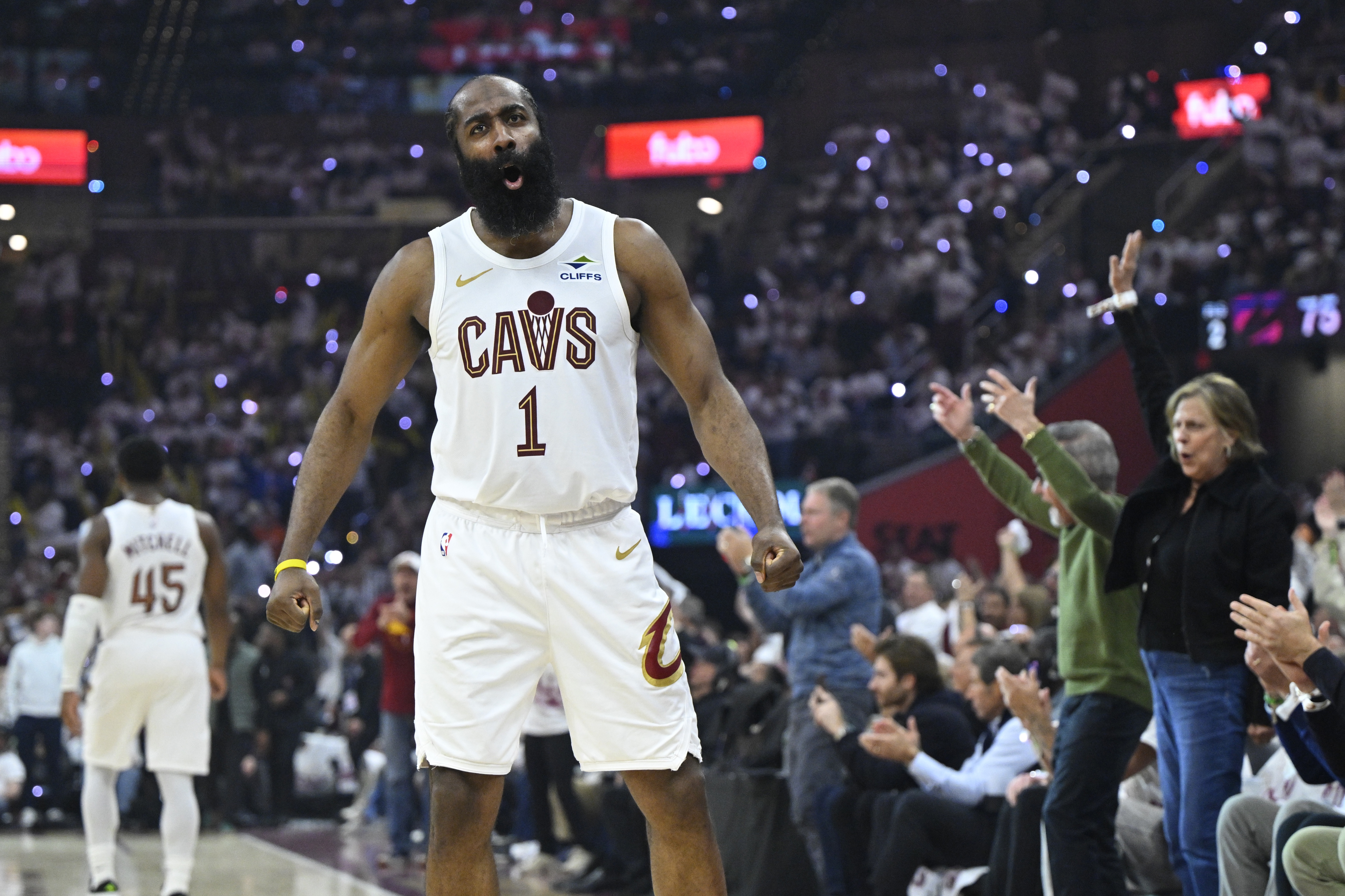 bsports-巴克利：曾以为哈登能解放米切尔&amp;激活双塔 我承认我彻底看走眼了